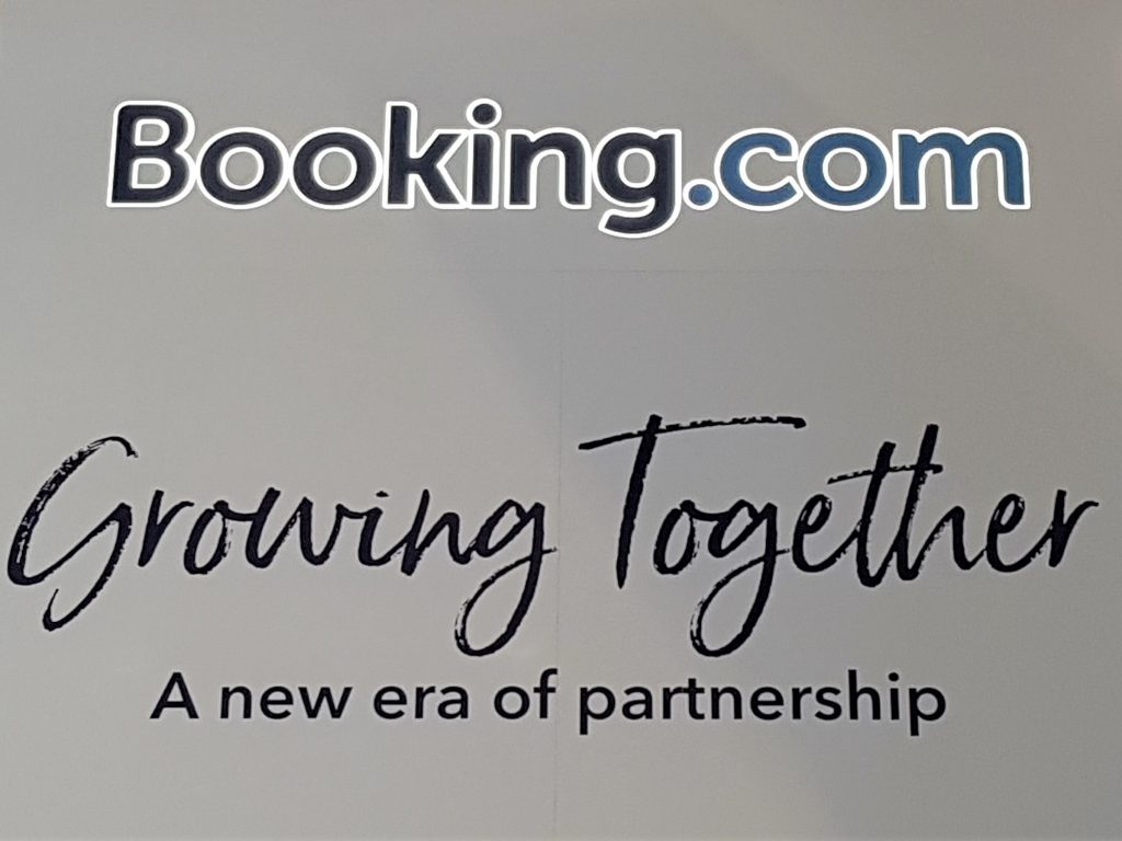Eine neue Ära der Partnerschaft mit Hotels - Slogan von Booking.com (Foto: eCoach.at)